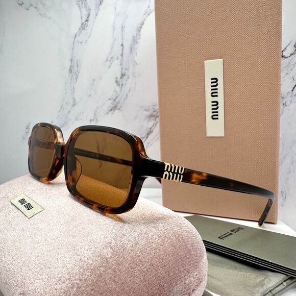 New MIU MIU Sunglasses - Picture 15 of 16